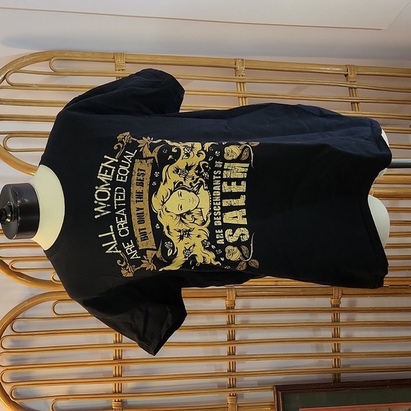 Witchy tee shirt size XL Gildan brand black gold colors - Picture 2 of 9